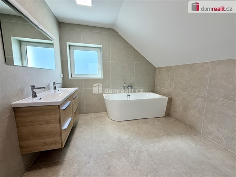 Prodej rodinného domu, 247 m² 6