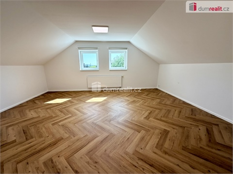 Prodej rodinného domu, 247 m² - 10