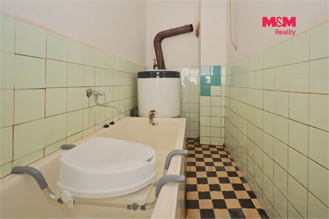 Prodej rodinného domu, 207 m² - 8