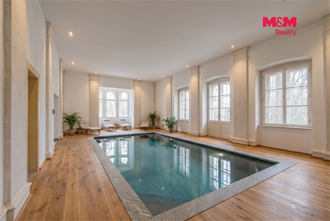 Prodej komerčního objektu, 963 m² 14