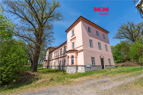 Prodej komerčního objektu, 963 m² 0