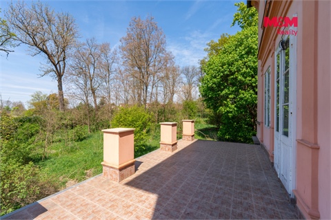 Prodej komerčního objektu, 963 m² 12