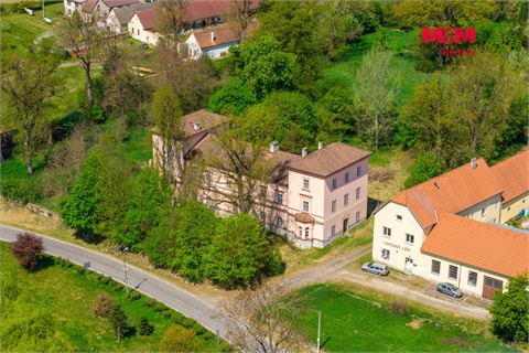 Prodej komerčního objektu, 963 m² 16