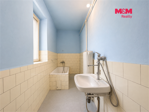Prodej rodinného domu, 246 m² - 8