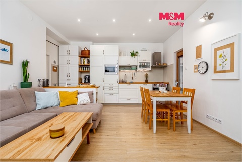Prodej bytu 3kk, 72 m² 0