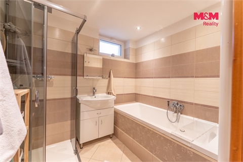 Prodej rodinného domu, 184 m² - 6