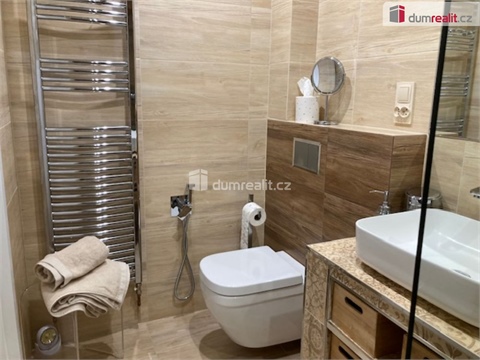 Prodej rodinného domu, 208 m² 2