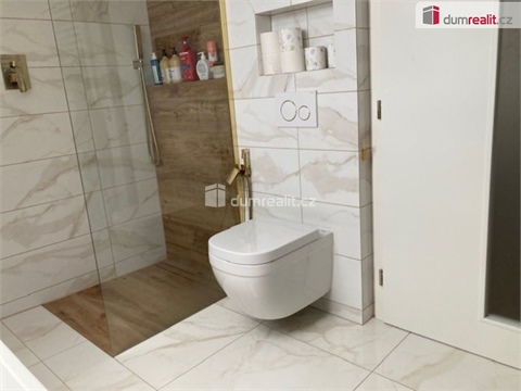 Prodej rodinného domu, 208 m² 10