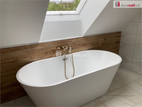 Prodej rodinného domu, 208 m² - 2