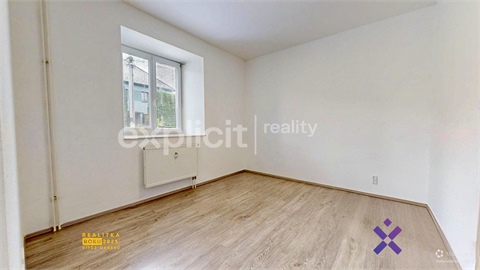 Pronájem bytu 1kk, 33 m² 0