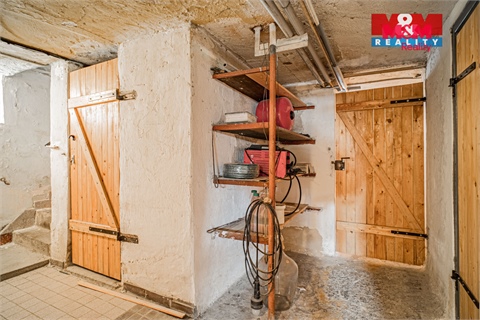 Prodej rodinného domu, 350 m² - 18
