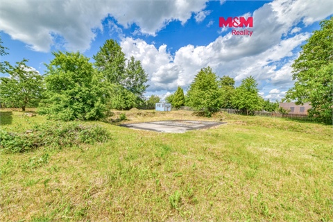 Prodej stavebního pozemku, 1 779 m² 0