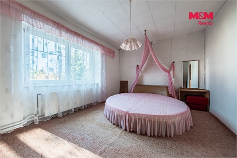 Prodej rodinného domu, 438 m² - 2