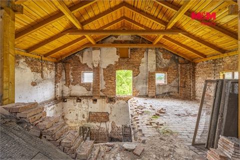Prodej rodinného domu, 380 m² 16
