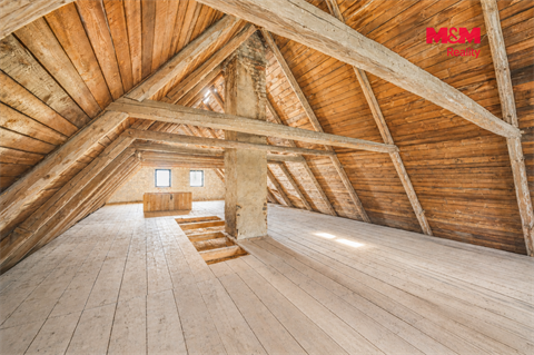 Prodej rodinného domu, 380 m² 10