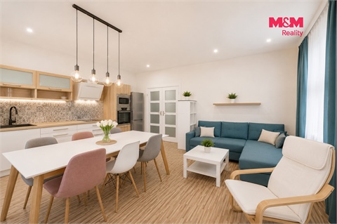 Prodej bytu 4kk, 108 m² - 0