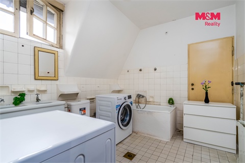 Prodej rodinného domu, 230 m² 14