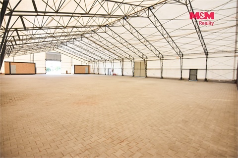 Pronájem skladu / haly, 950 m² - 2