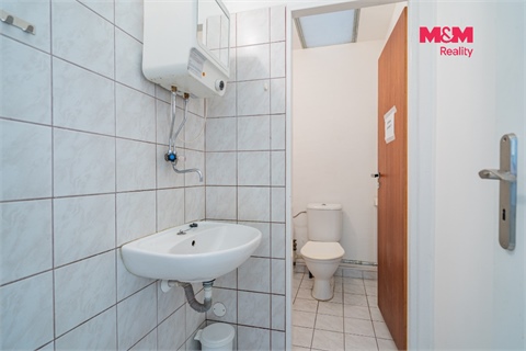 Pronájem obchodních prostor, 210 m² - 2