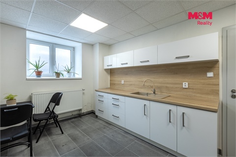 Pronájem obchodních prostor, 210 m² 8