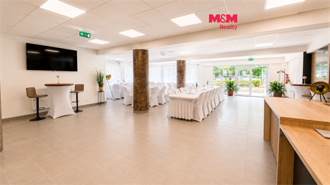 Pronájem obchodních prostor, 210 m² 0