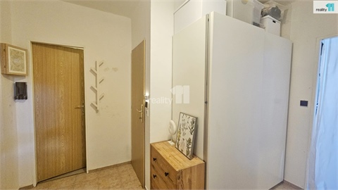 Prodej bytu 1+1, 77 m² - 4