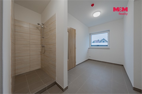 Pronájem skladu / haly, 129 m² - 2