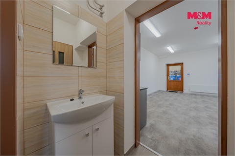 Pronájem skladu / haly, 129 m² 2