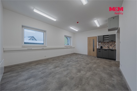 Pronájem skladu / haly, 129 m² - 0