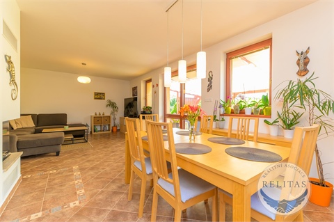 Prodej rodinného domu, 195 m² 4