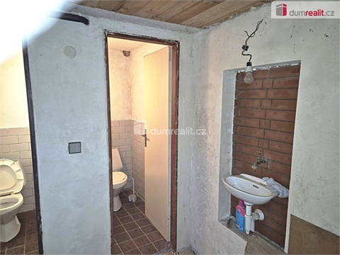 Prodej komerčního objektu, 218 m² 16