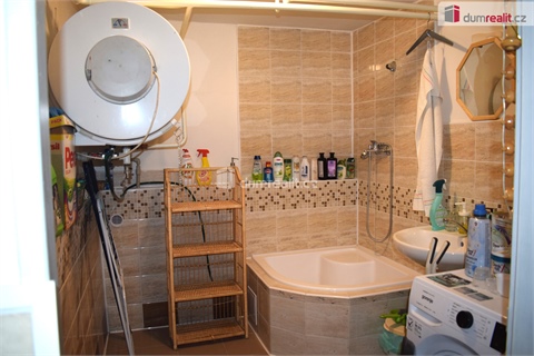 Prodej rodinného domu, 250 m² - 8