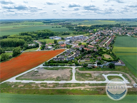 Prodej stavebního pozemku, 718 m² 0