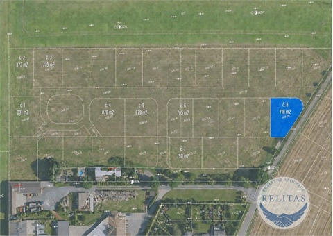 Prodej stavebního pozemku, 718 m² 2