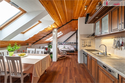 Prodej bytu 4kk, 109 m² 2