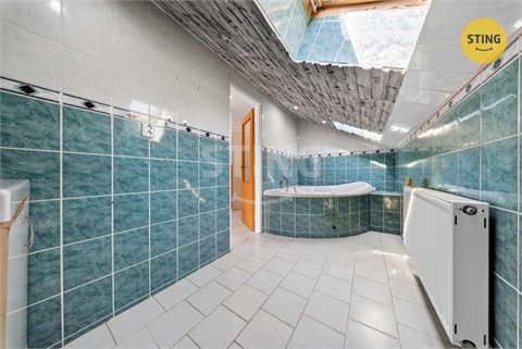 Prodej rodinného domu, 318 m² 14