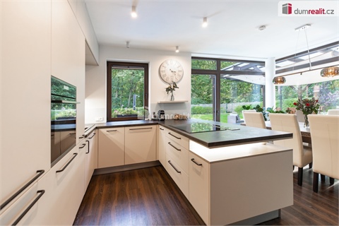 Prodej rodinného domu, 249 m² - 0