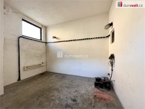 Pronájem skladu / haly, 12 m² 0