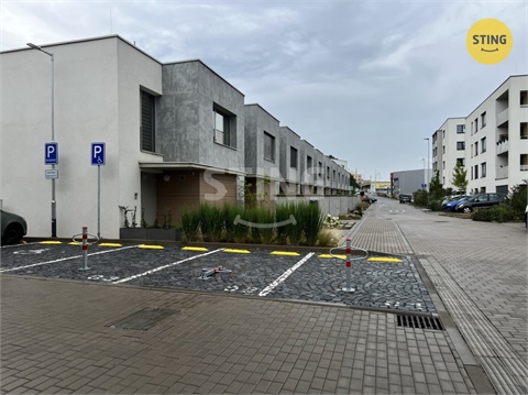 Pronájem parkovacího místa, 18 m² 2