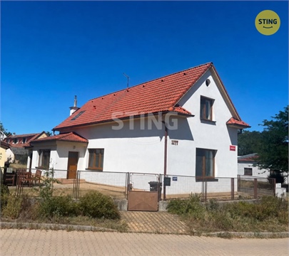 Prodej rodinného domu, 192 m² 0