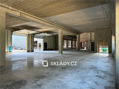 Pronájem skladu / haly, 956 m² 2