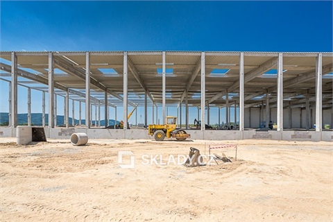 Pronájem skladu / haly, 2 700 m² 2