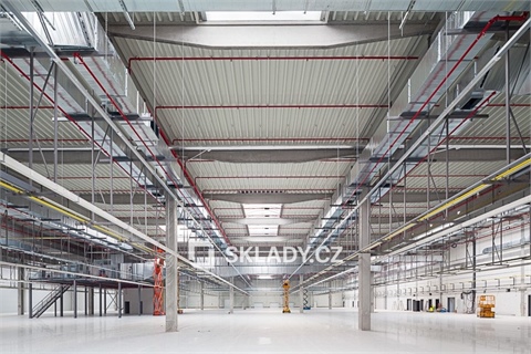 Pronájem skladu / haly, 2 700 m² - 0