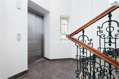 Prodej bytu 3kk, 82 m² - 28