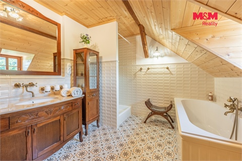 Prodej rodinného domu, 223 m² 6