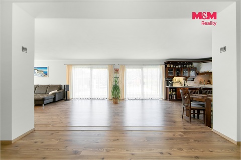 Prodej rodinného domu, 230 m² - 8