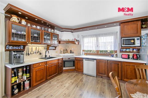 Prodej rodinného domu, 230 m² 6