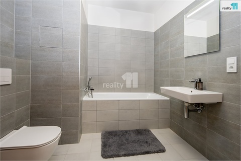Prodej bytu 3kk, 88 m² 18