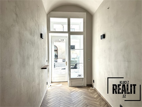 Pronájem obchodních prostor, 15 m² 2