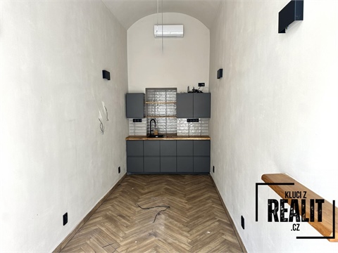 Pronájem obchodních prostor, 15 m² - 0